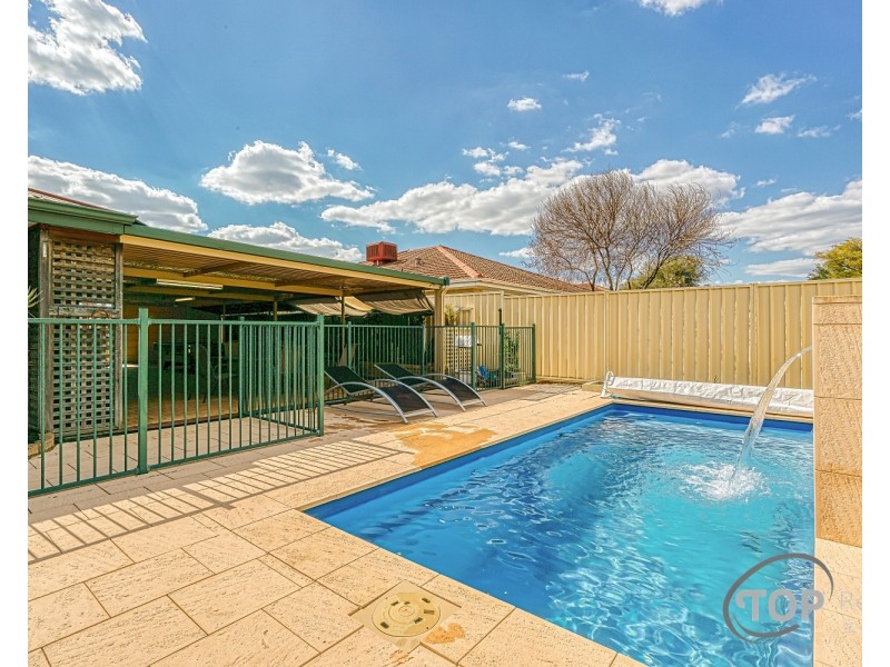 42 Sugarwood Drive, Thornlie WA 6108