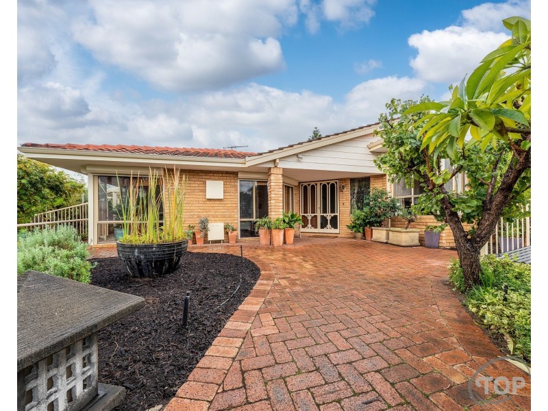 5 Peak Court, Leeming WA 6149