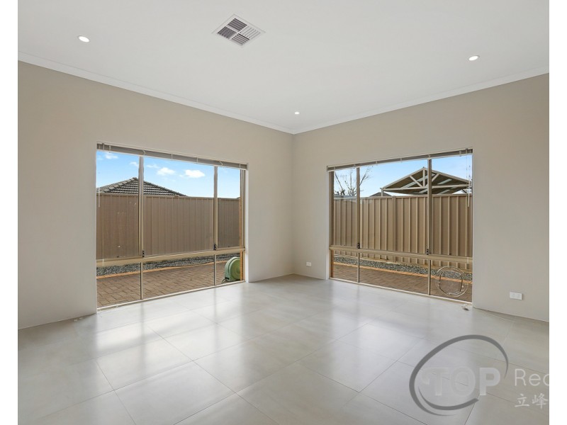 86 Waterfoot Loop, Canning Vale WA 6155