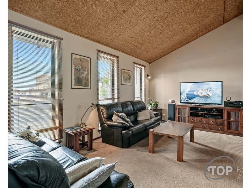 15 Parklands Square, Riverton WA 6148