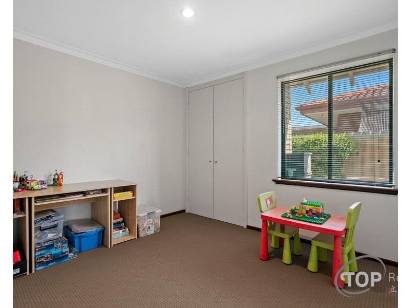 15 Parklands Square, Riverton WA 6148