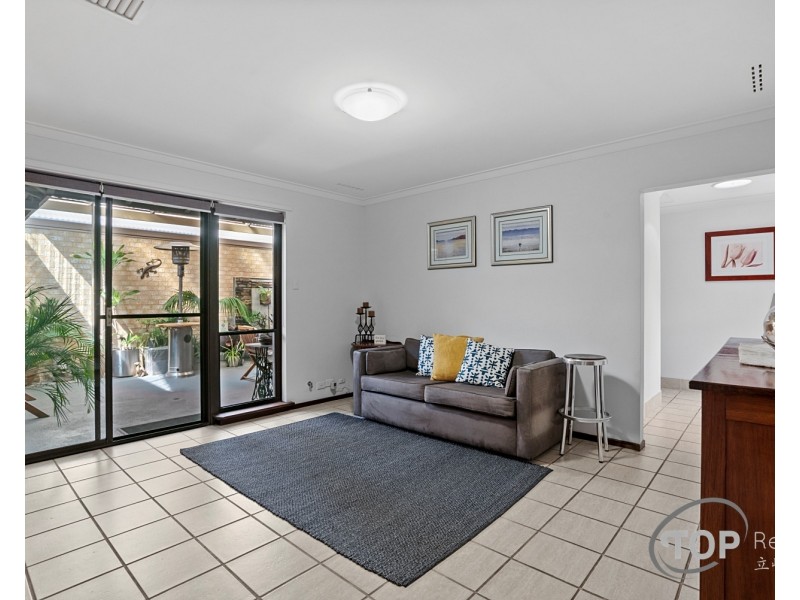 15 Parklands Square, Riverton WA 6148