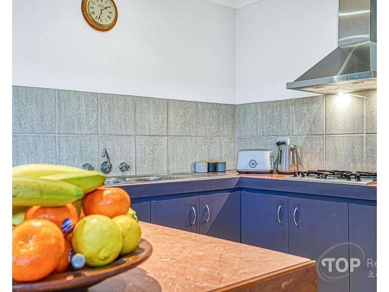 15 Parklands Square, Riverton WA 6148