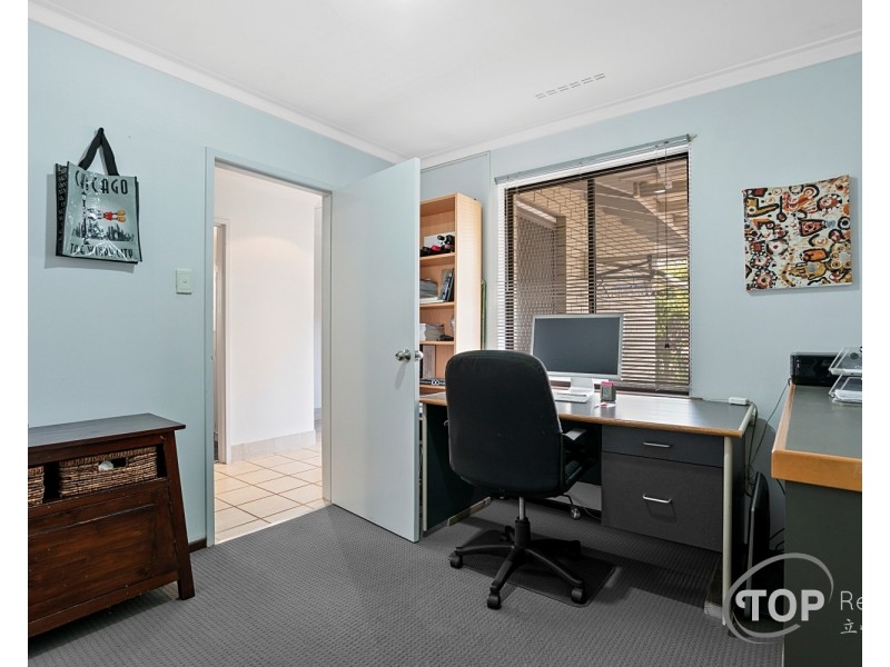 15 Parklands Square, Riverton WA 6148