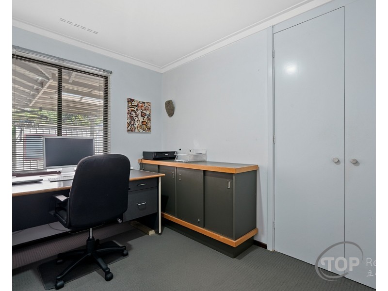 15 Parklands Square, Riverton WA 6148