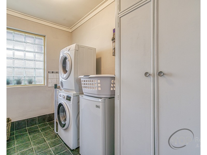 15 Parklands Square, Riverton WA 6148