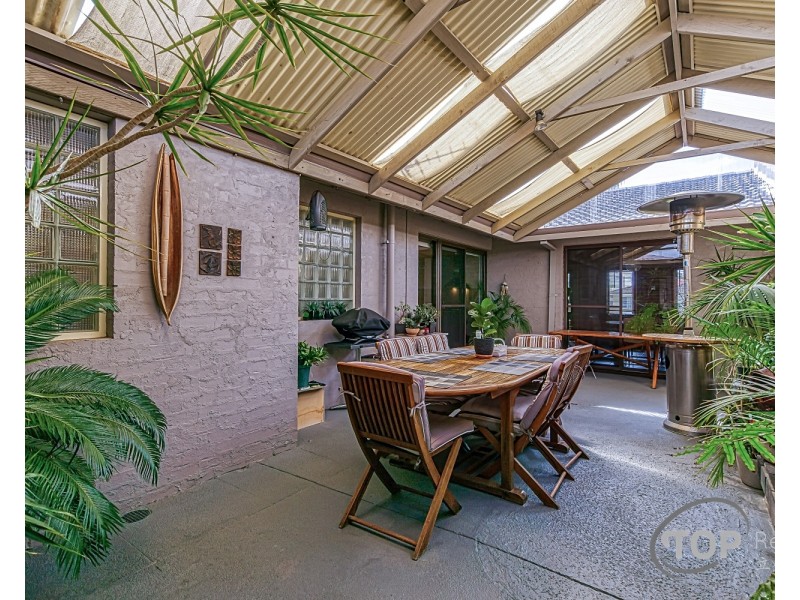 15 Parklands Square, Riverton WA 6148