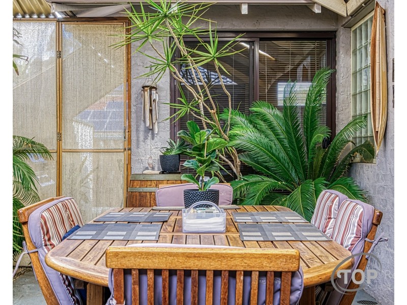 15 Parklands Square, Riverton WA 6148