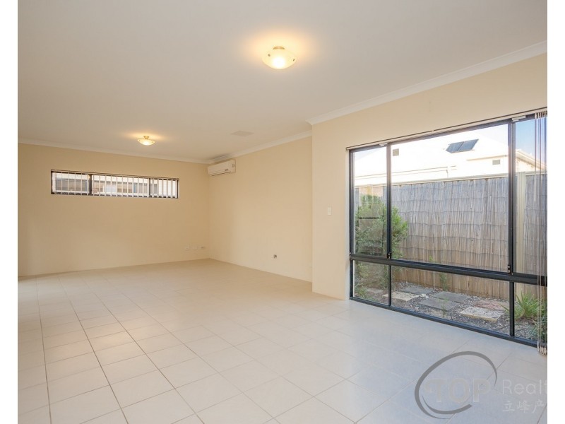 11/26 Churchill Green, Canning Vale WA 6155