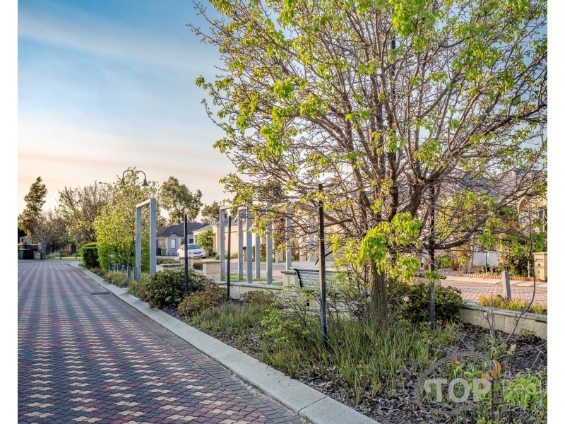 11/26 Churchill Green, Canning Vale WA 6155