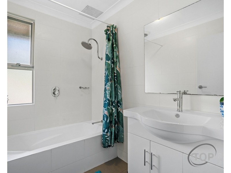 26 Tricourt Grove, Riverton WA 6148