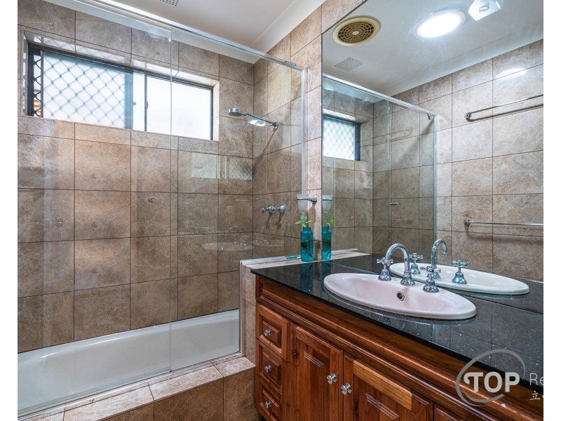 33 Cotton Crescent, Bull Creek WA 6149