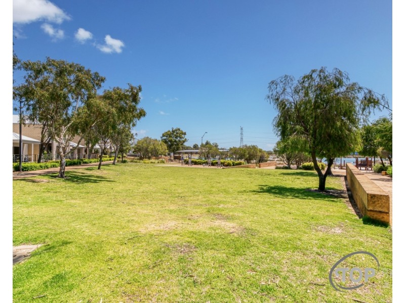 87 Lucerne Circuit, Champion Lakes WA 6111