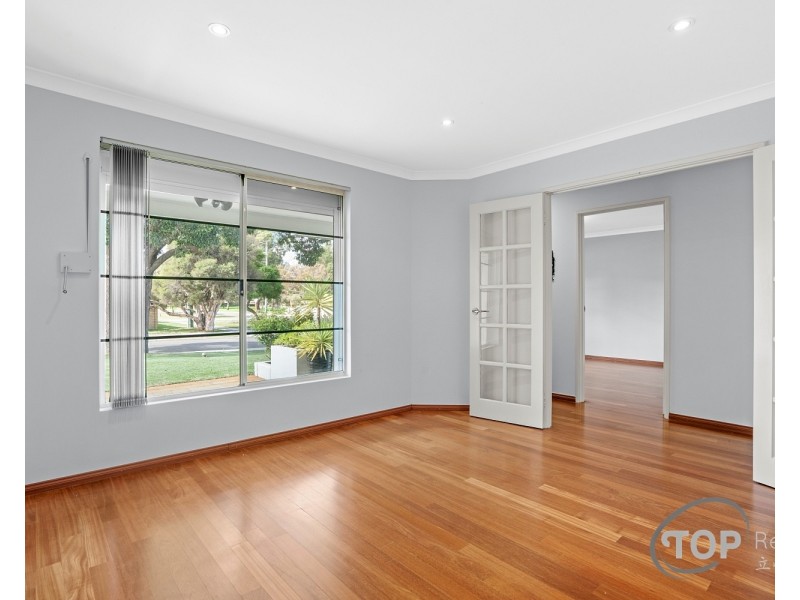 2 Elliot Place, Thornlie WA 6108