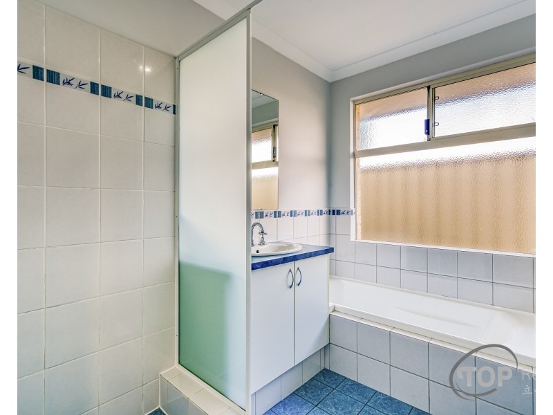 2 Elliot Place, Thornlie WA 6108