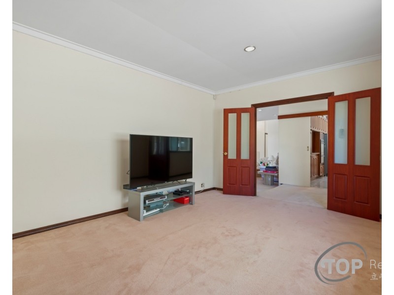 9 Watson Hill, Winthrop WA 6150