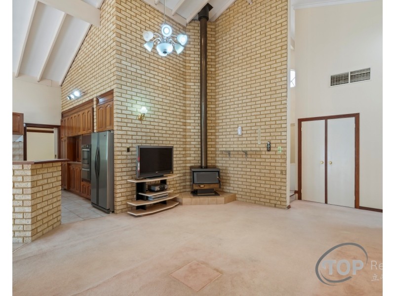 9 Watson Hill, Winthrop WA 6150