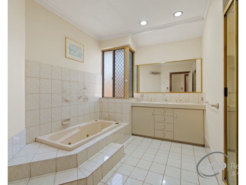 9 Watson Hill, Winthrop WA 6150