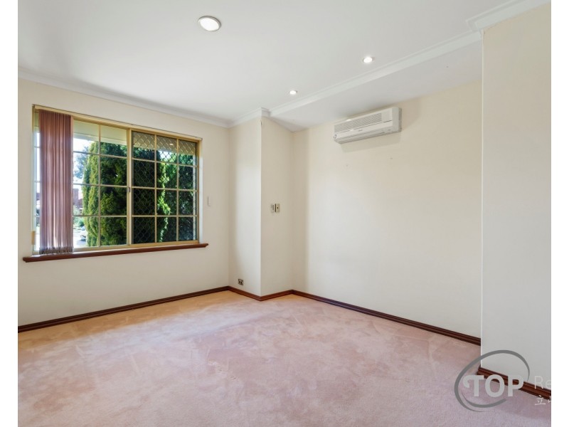 9 Watson Hill, Winthrop WA 6150