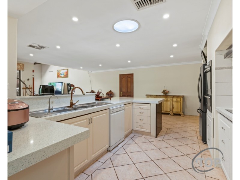 75 Chancery Crescent, Willetton WA 6155