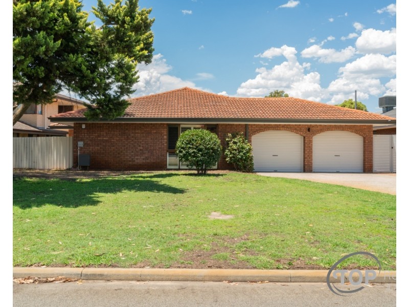 10 Nicholls Crescent, Bull Creek WA 6149