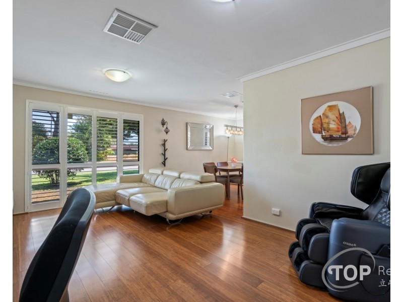 10 Nicholls Crescent, Bull Creek WA 6149