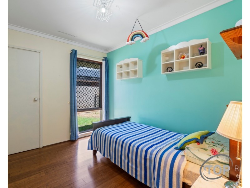 10 Nicholls Crescent, Bull Creek WA 6149