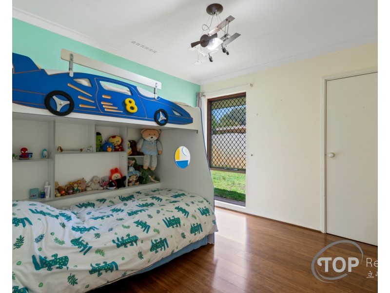 10 Nicholls Crescent, Bull Creek WA 6149