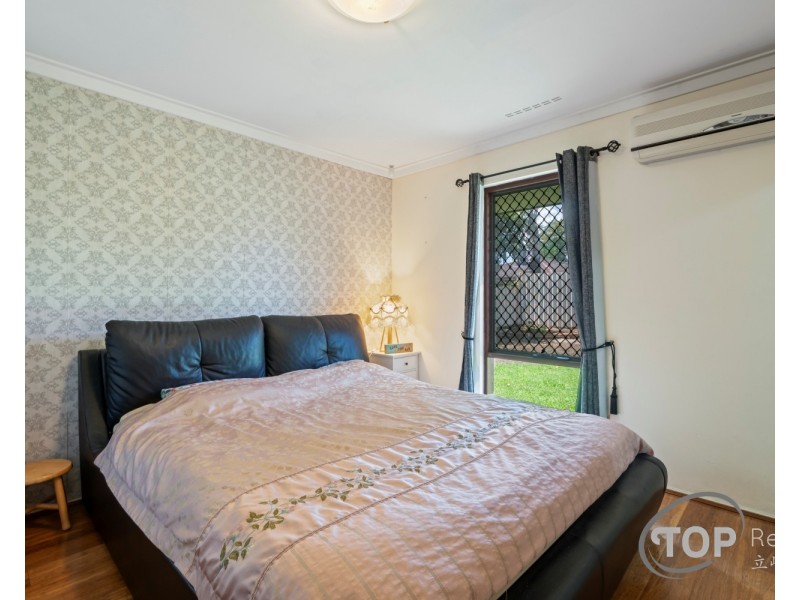 10 Nicholls Crescent, Bull Creek WA 6149