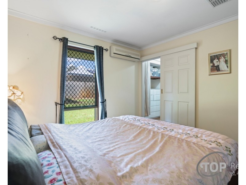 10 Nicholls Crescent, Bull Creek WA 6149