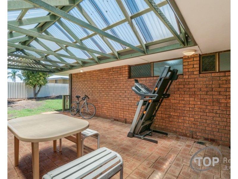 10 Nicholls Crescent, Bull Creek WA 6149