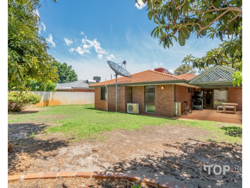 10 Nicholls Crescent, Bull Creek WA 6149