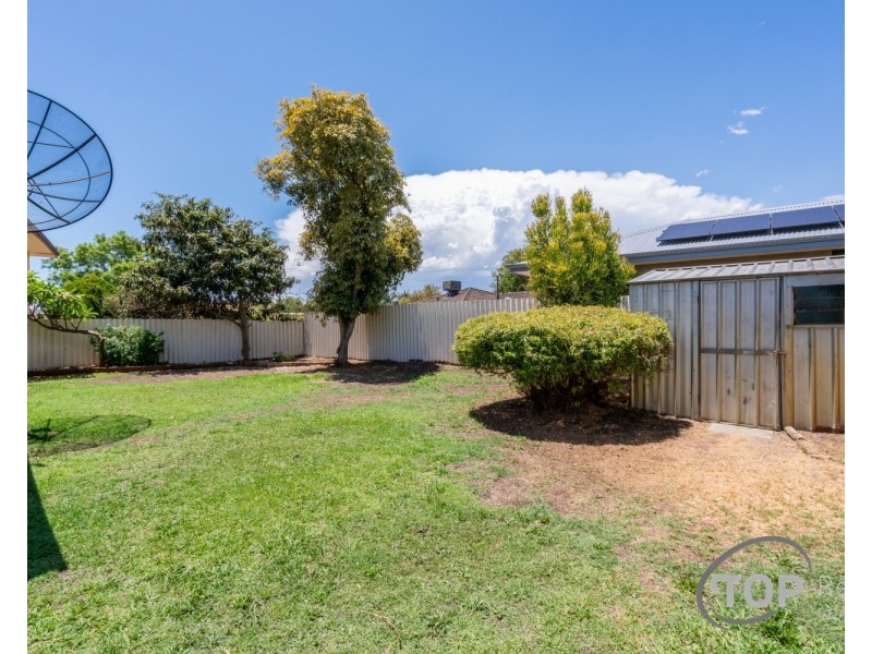 10 Nicholls Crescent, Bull Creek WA 6149