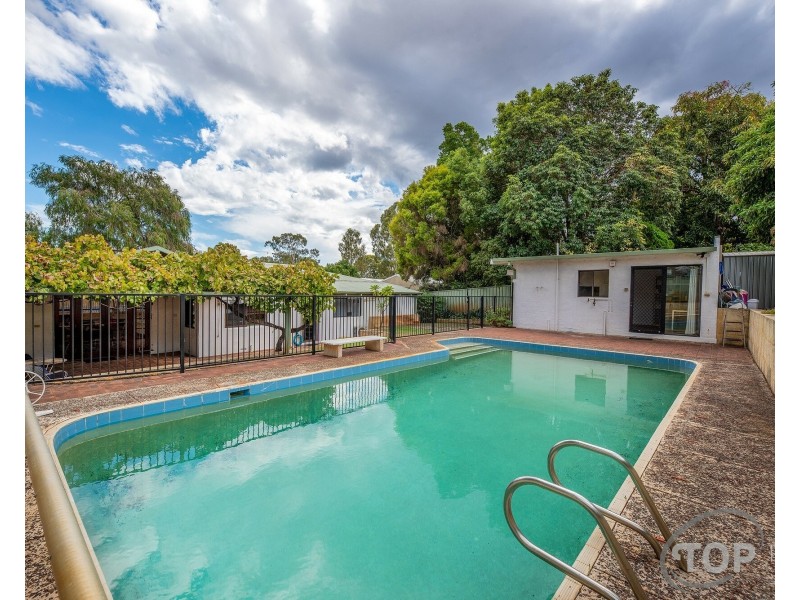 4 Webb Street, Rossmoyne WA 6148