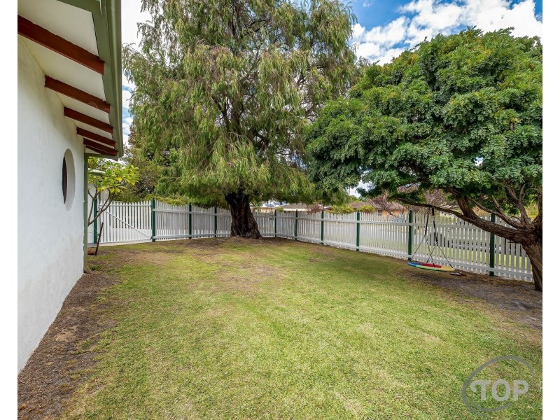4 Webb Street, Rossmoyne WA 6148
