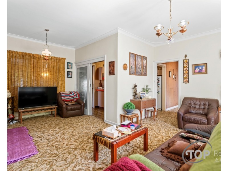 272 Fisher Street, Cloverdale WA 6105