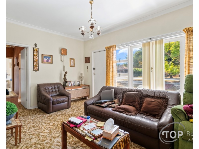 272 Fisher Street, Cloverdale WA 6105