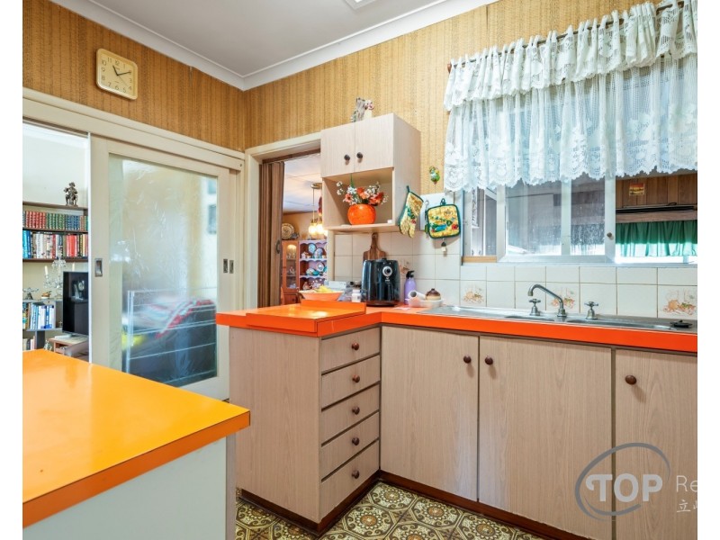 272 Fisher Street, Cloverdale WA 6105