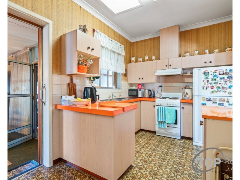 272 Fisher Street, Cloverdale WA 6105