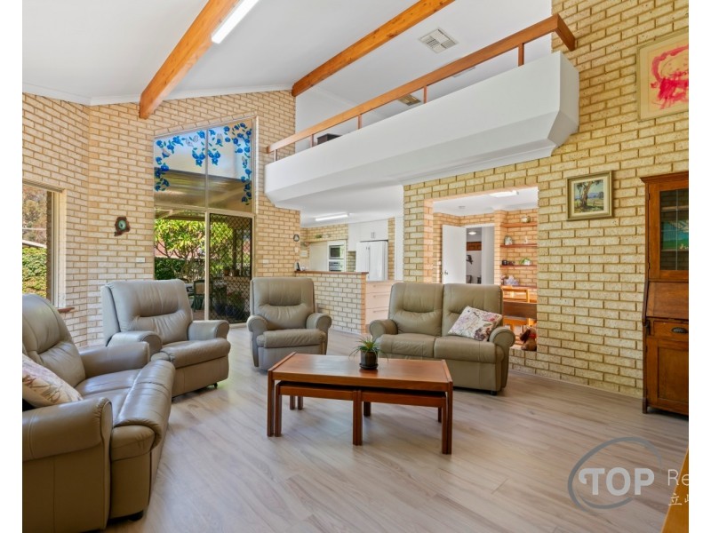 4 Harcourt Place, Bull Creek WA 6149