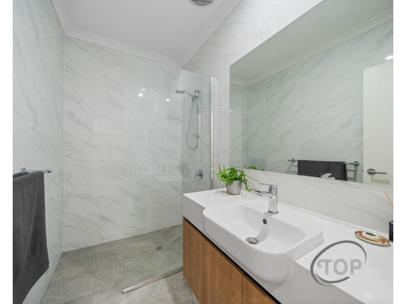 64D Corbel St, Shelley WA 6148