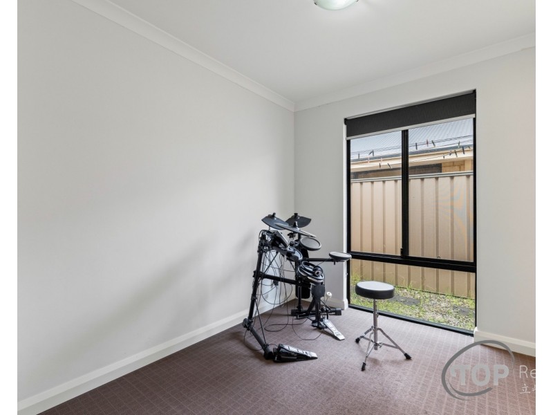 52 Warrilow Loop, Canning Vale WA 6155