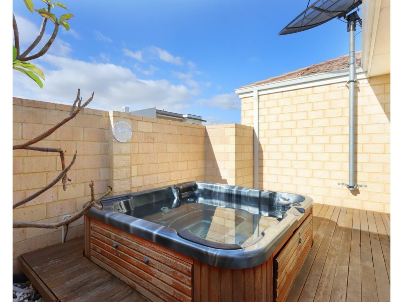 52 Warrilow Loop, Canning Vale WA 6155