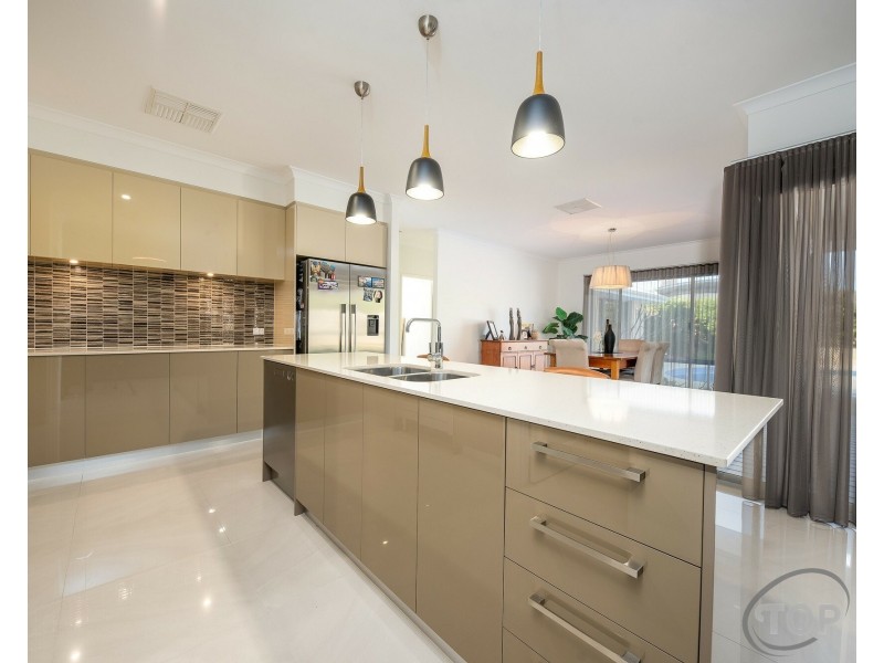 4 Marsh Way, Bull Creek WA 6149