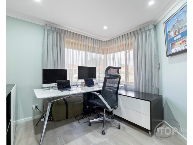 18 Sanderson Road, Bull Creek WA 6149