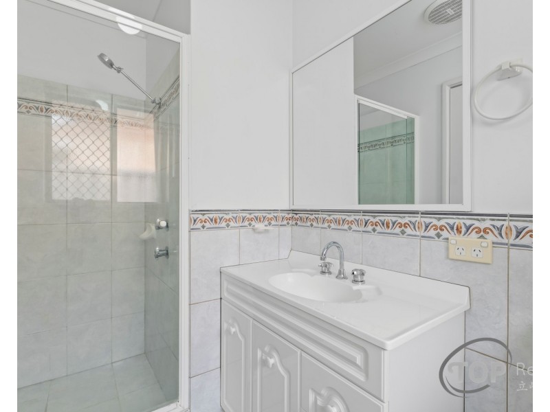 Unit 3/11-13 Herndon Close, Cannington WA 6107