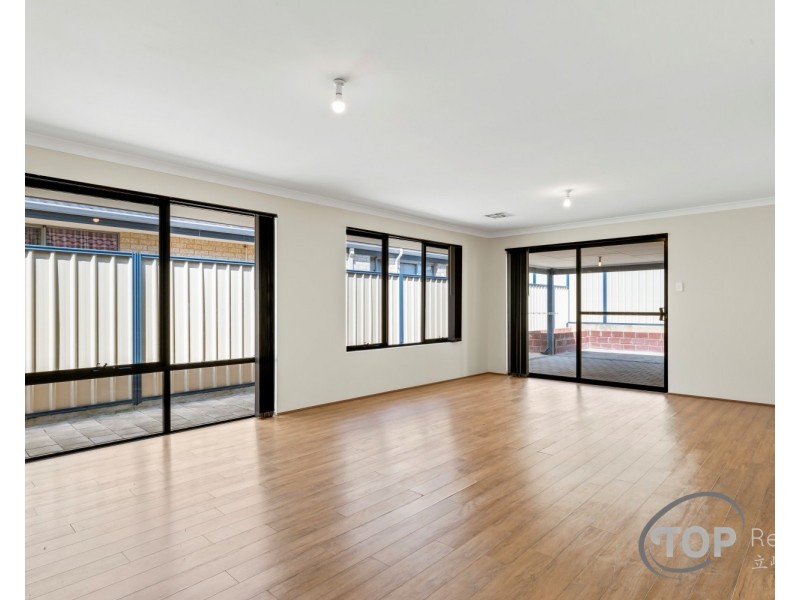 6 Sweetwater Bend, Success WA 6164