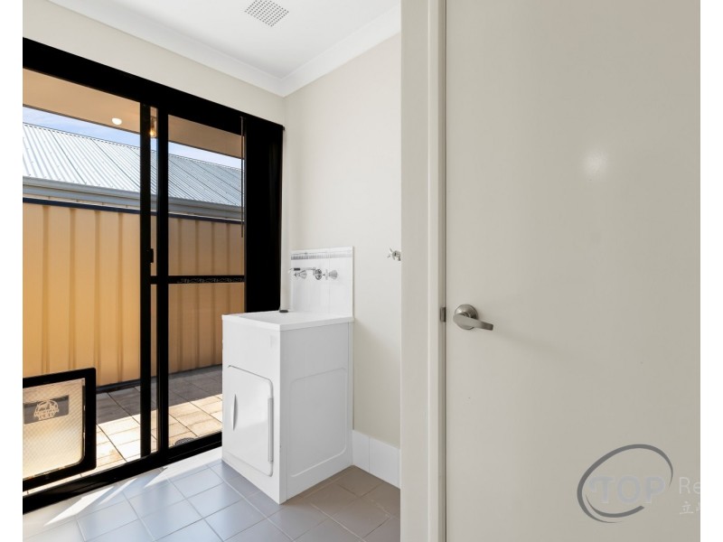 6 Sweetwater Bend, Success WA 6164