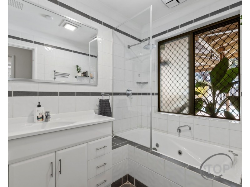 31 Thompson Way, Bull Creek WA 6149