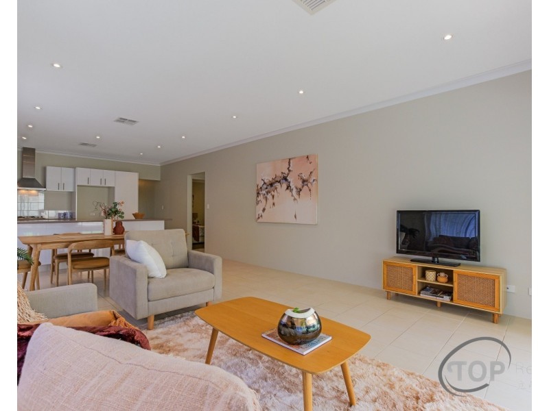 11 Gluclub Street, Riverton WA 6148